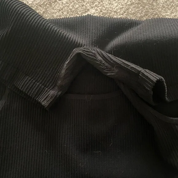 M/L ribbed romper​​​​​ - Picture 6 of 6